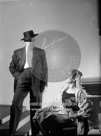 Retratos de Lola Flores en el estudio Campua con Manolo Caracol