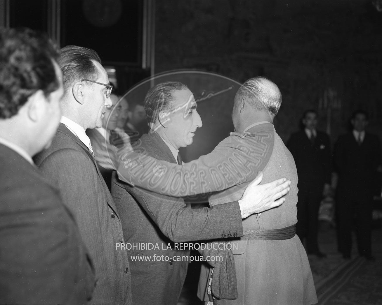 Franco recibe en audiencia a los mineros asturianos