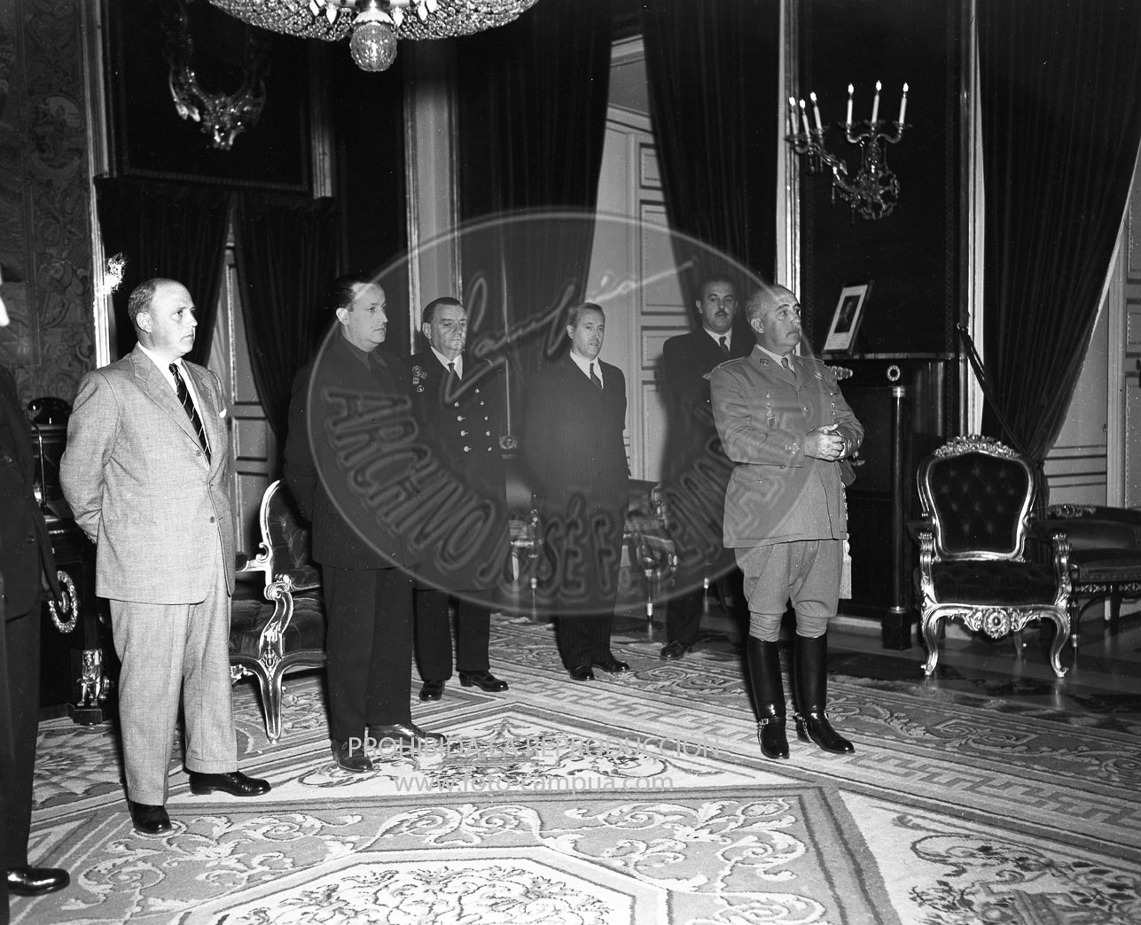 Franco recibe en audiencia a los mineros asturianos