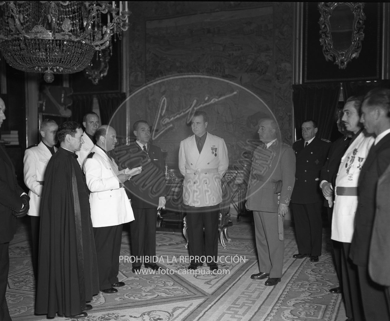 Franco recibe al Ayuntamiento de Espejo