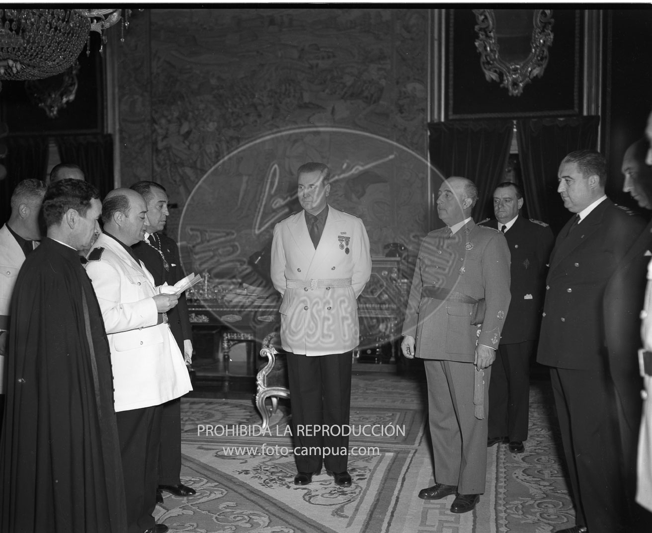 Franco recibe al Ayuntamiento de Espejo