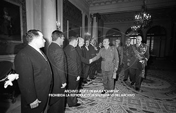 Audiencia en el Palacio de Pedralbes a la Junta Directiva de la Hermandad de Alféreces Provisionales de Barcelona.