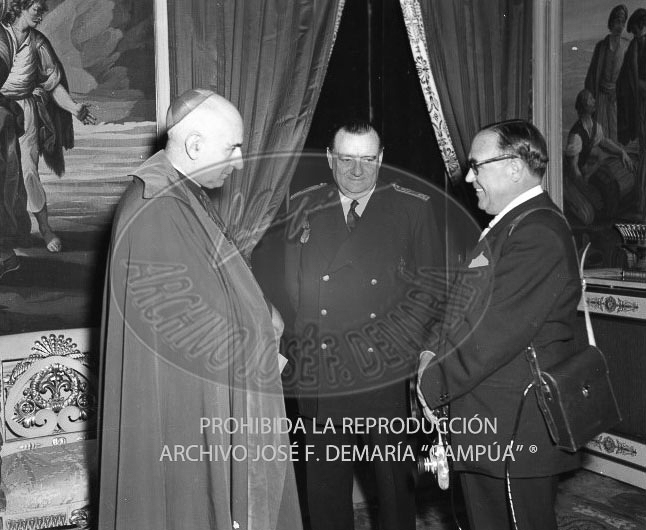 Franco recibe en audiencia a D. Angel Herrera Oria