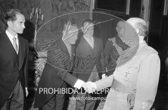 Franco recibe en audiencia a una Comisión de la Junta Directiva del Club Náutico de Madrid