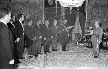 Franco recibe en audiencia a una Comisión de la Junta Directiva del Club Náutico de Madrid