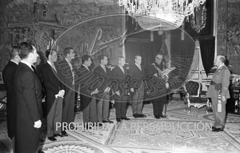 Franco recibe en audiencia a una Comisión de la Junta Directiva del Club Náutico de Madrid