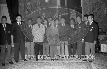 Franco recibe en audiencia a la directiva del Club Náutico de Masnou