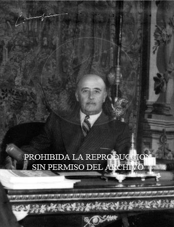 retrato de Franco en su despacho