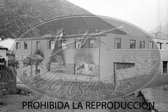 San Vicente de la Barquera destruido, avance hacia Asturias