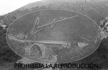 San Vicente de la Barquera destruido, avance hacia Asturias