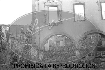 San Vicente de la Barquera destruido, avance hacia Asturias