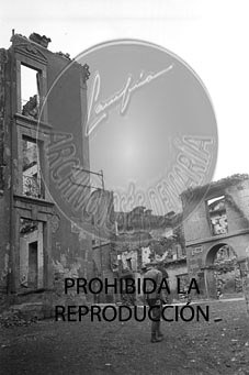 San Vicente de la Barquera destruido, avance hacia Asturias