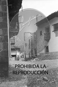 San Vicente de la Barquera destruido, avance hacia Asturias