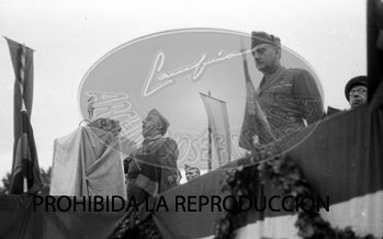 Condecoracion  a la Unidad Italiana Flechas Negras en Mérida