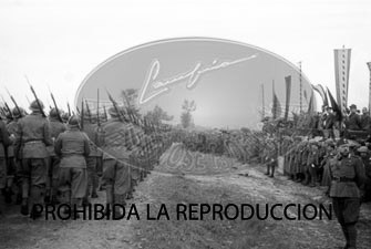 Condecoracion  a la Unidad Italiana Flechas Negras en Mérida