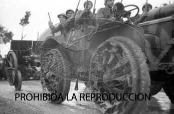 Condecoracion  a la Unidad Italiana Flechas Negras en Mérida