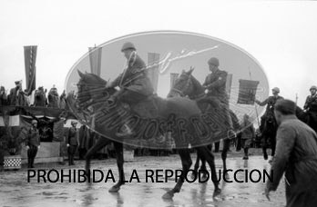 Condecoracion  a la Unidad Italiana Flechas Negras en Mérida