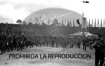 Imposición de la Cruz Laureada de San Fernando a Navarra