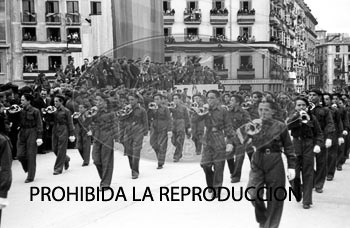 Imposición de la Cruz Laureada de San Fernando a Navarra