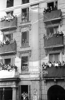 Imposición de la Cruz Laureada de San Fernando a Navarra
