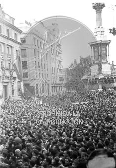 Imposición de la Cruz Laureada de San Fernando a Navarra