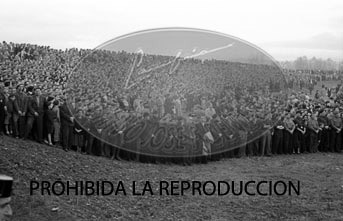 Imposición de la Cruz Laureada de San Fernando a Navarra