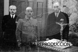 Reunion del primer gobierno de Franco