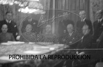 Reunion del primer gobierno de Franco