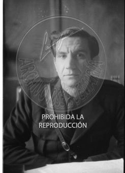 Jimenez Arnau en su despacho de Burgos