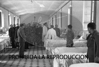 Franco visita el hospital de Burgos