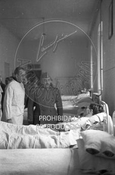 Franco visita el hospital de Burgos
