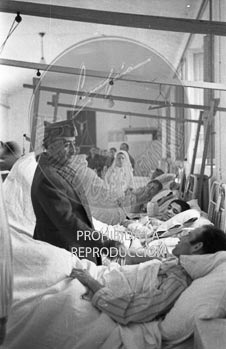 Franco visita el hospital de Burgos