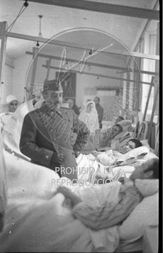 Franco visita el hospital de Burgos