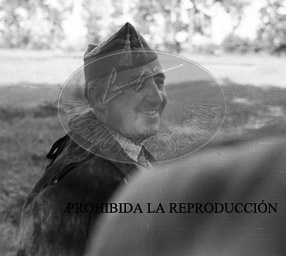 Frente de Aragón, Franco montando a caballo