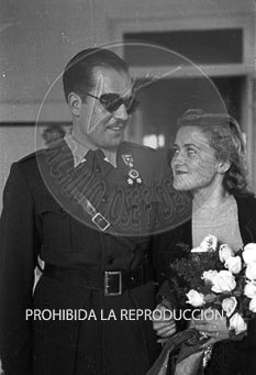 El teniente Ojinaga recibe el titulo de Ingeniero