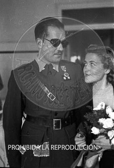 El teniente Ojinaga recibe el titulo de Ingeniero