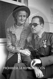 El teniente Ojinaga recibe el titulo de Ingeniero