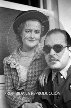 El teniente Ojinaga recibe el titulo de Ingeniero