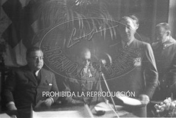 El teniente Ojinaga recibe el titulo de Ingeniero