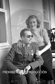 El teniente Ojinaga recibe el titulo de Ingeniero