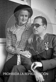 El teniente Ojinaga recibe el titulo de Ingeniero