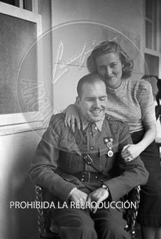 El teniente Ojinaga recibe el titulo de Ingeniero