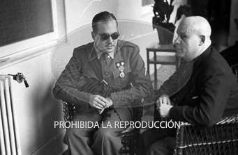 El teniente Ojinaga recibe el titulo de Ingeniero