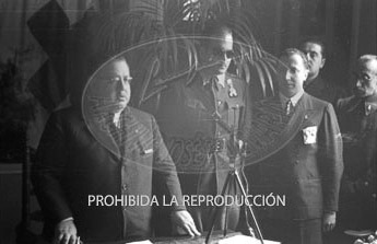 El teniente Ojinaga recibe el titulo de Ingeniero