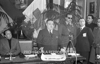 El teniente Ojinaga recibe el titulo de Ingeniero