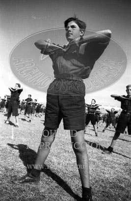 Concentracion de la OJE en Sevilla, 1938