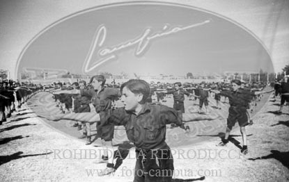 Concentracion de la OJE en Sevilla, 1938