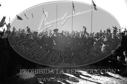 Concentracion de la Falange y de la OJE en Sevilla, 1938. Queipo de Llano, Fernandez Cuesta