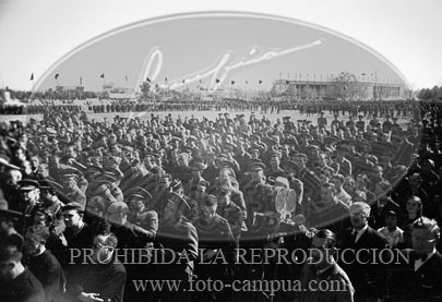 Concentracion de la Falange y de la OJE en Sevilla, 1938. Queipo de Llano, Fernandez Cuesta