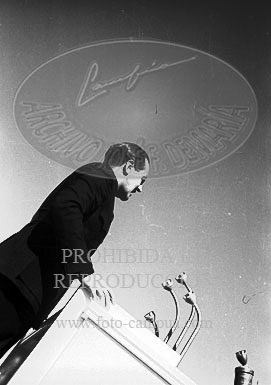 Concentracion de la Falange y de la OJE en Sevilla, 1938. Queipo de Llano, Fernandez Cuesta